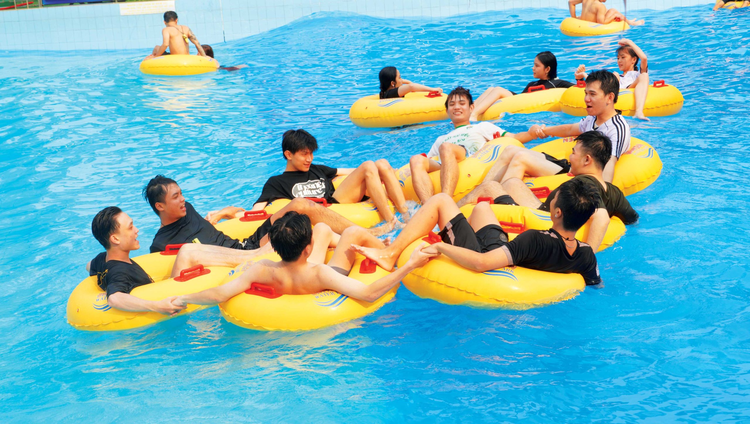 dam sen water park - cong vien nuoc dam sen, water park, slide, tet, vui dam sen nuoc, phuoc loc ve nha